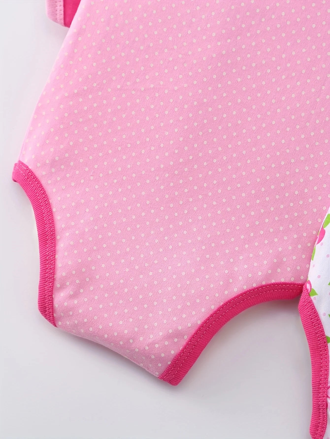 5pcs Baby Girls Short Sleeve Bodysuits, Cotton Breathable Floral & Heart Print Outfits, Essential Wear for Newborns to 1 year olds with Crew Neck, Perfect for Layering under Clothing for Outdoor Travel or Playtime.